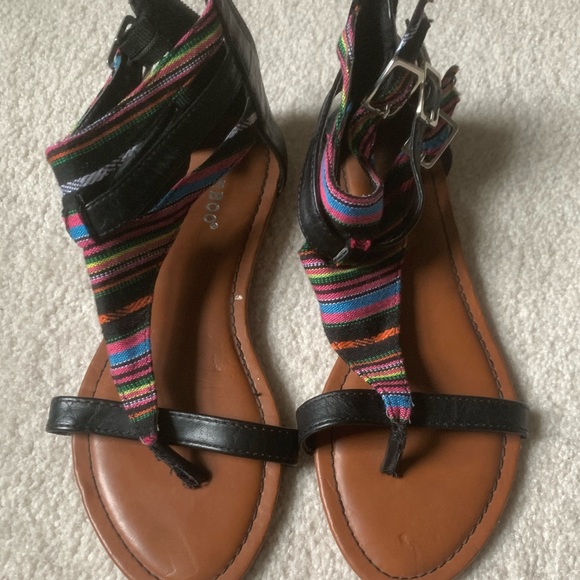 Striped sandals with buckle detail💓🖤💙 - Picture 7 of 8